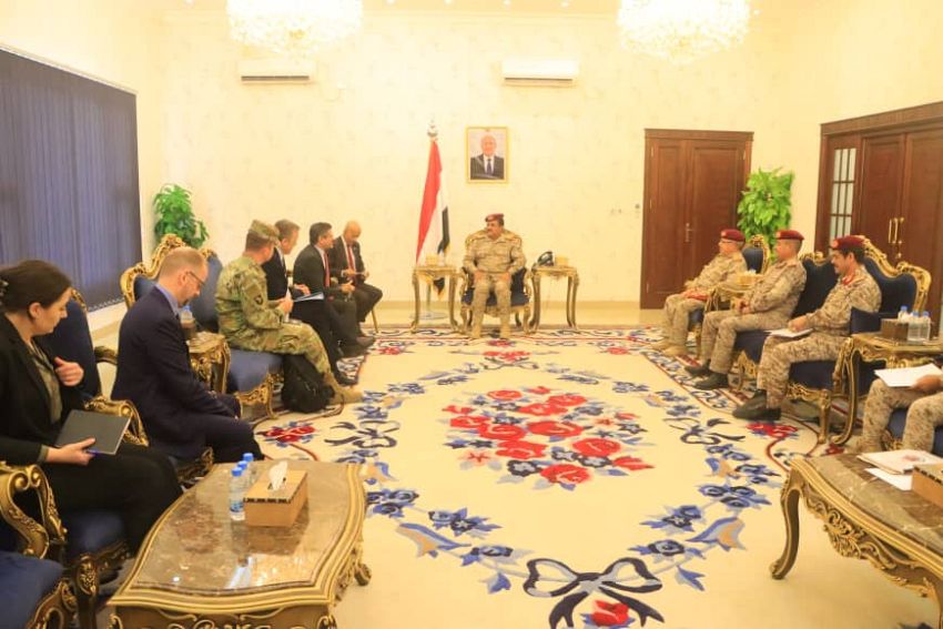 في لقاءه بالسفير الأمريكي .. الفريق الداعري  السلام لن يتحقق الا بردع مليشيا الحوثي الارهابية