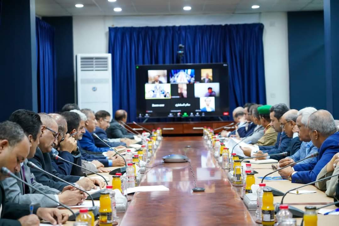 القائد الزُبيدي يشدد على حساسية المرحلة ويؤكد عمق العلاقة مع قيادة التحالف العربي