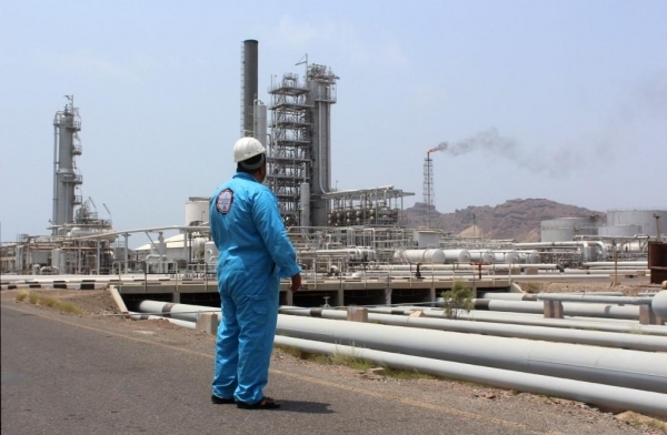 موقع متخصص بالطاقة: الطريق إلى السلام باليمن مليء بالعقبات وقطاع النفط يواجه مستقبلا محفوفا بالمخاطر