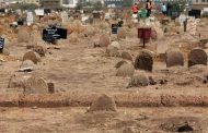 السودان : الهلال الأحمر يعلن حصيلة قتلى دفنوا دون التعرف على هوياتهم