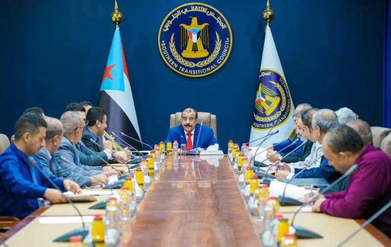 عدن : المجلس الانتقالي الجنوبي يصدر تحذير للرئاسة والحكومة