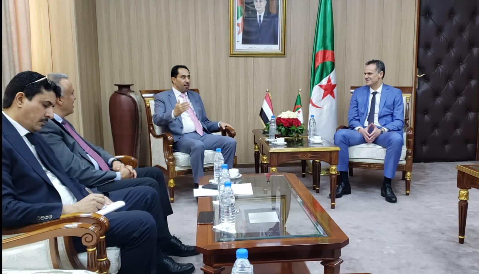اليمن والجزائر يناقشا سبل تطوير العلاقات الثنائية بينهما ومنها المجال الرياضي