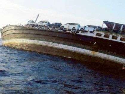 وفاة ثلاثة  صيادين في جنوح  سفينة تجارية قبالة سواحل أبين