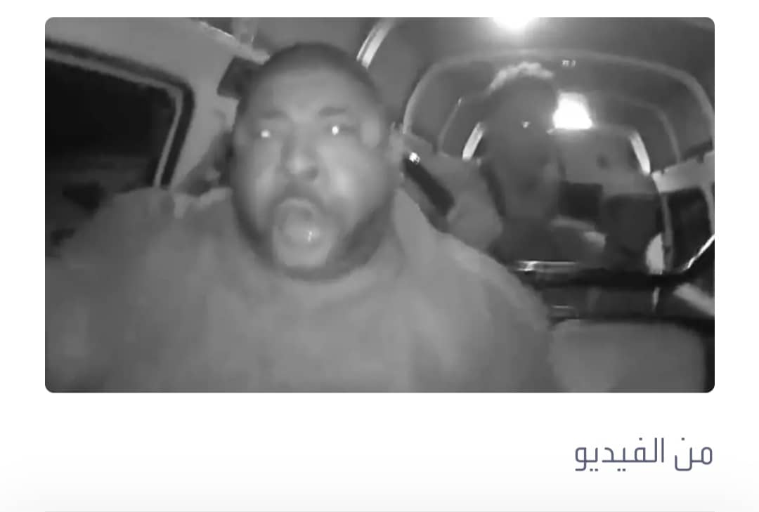 شاهد (فيديو) .. لصوص حاولوا سرقة سائق أجرة فأراهم ما أفزعهم فهربوا