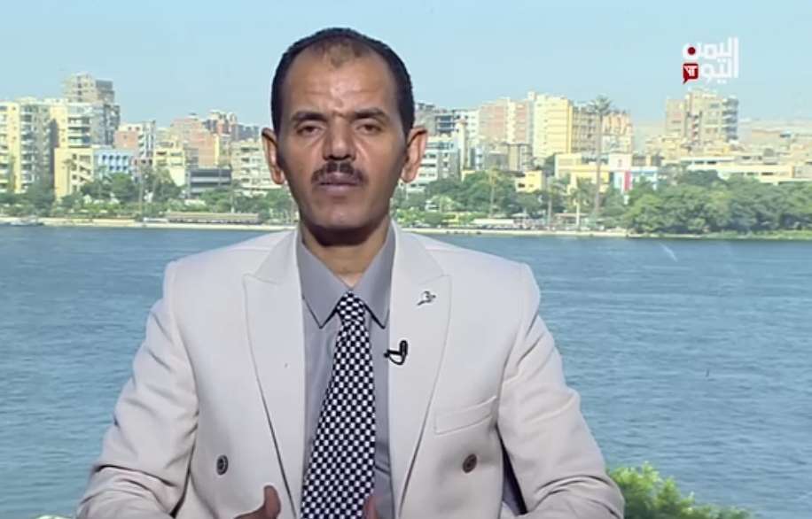 صحفي يمني يكشف فساد معين عبدالملك والسفير السعودي