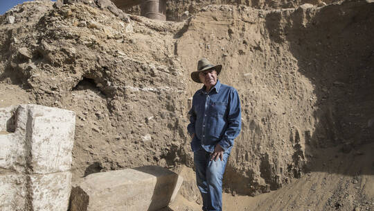 عالم آثار مصري : الأمريكيون اشتكوني للرئيس السيسي بسبب قصة بناء الأهرامات