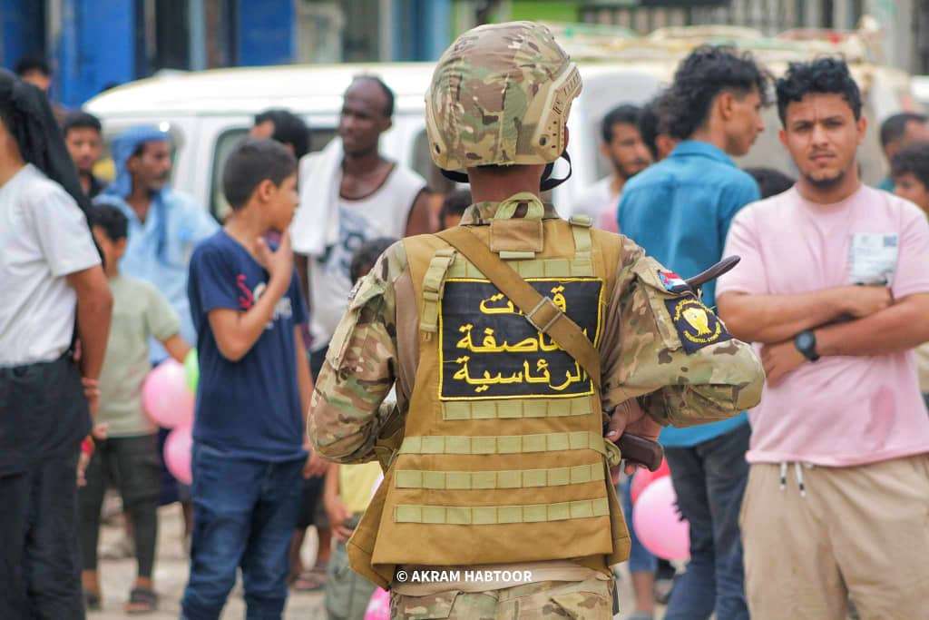 خبراء: فوضى السلاح وانتشار المخدرات وراء ارتفاع جرائم القتل باليمن