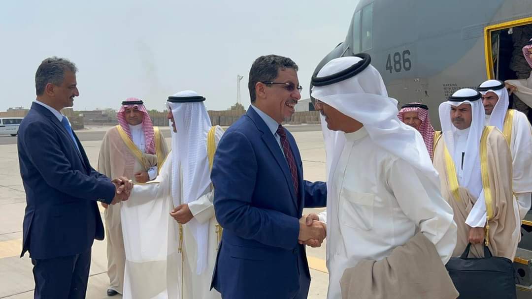 امين عام مجلس التعاون الخليجي يصل إلى العاصمة عدن