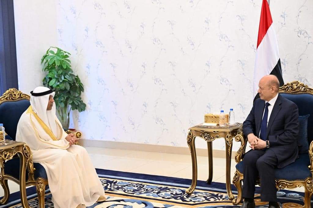 رئيس مجلس القيادة الرئاسي يستقبل في عدن الامين العام لمجلس التعاون لدول الخليج