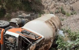 وفاة سائق شاحنة غاز بمنطقة بالمقاطرة .. وتخوفات من حدوث انفجار بسبب تسرب الغاز  