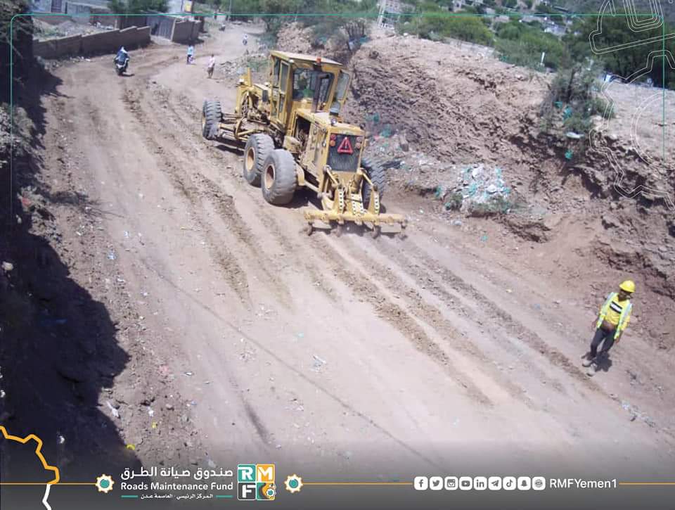 بدء صيانة مجموعة من الشوارع في مدينة الضالع