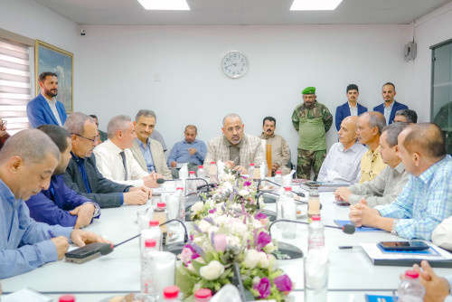 الزبيدي : بزور شركة مصفاة عدن ويلتقي بادارتها وكوادرها