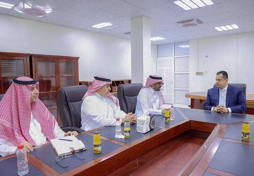 السعودية ترد على طلب عثمان مجلي بإقالة معين عبدالملك بصفعة قوية وتدعم الأخير