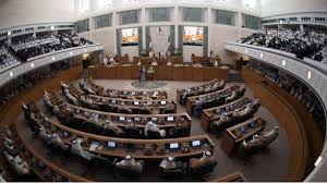 الكويت تعلن وقف بعثات التخصصات الطبية إلى 2 من الدول العربية