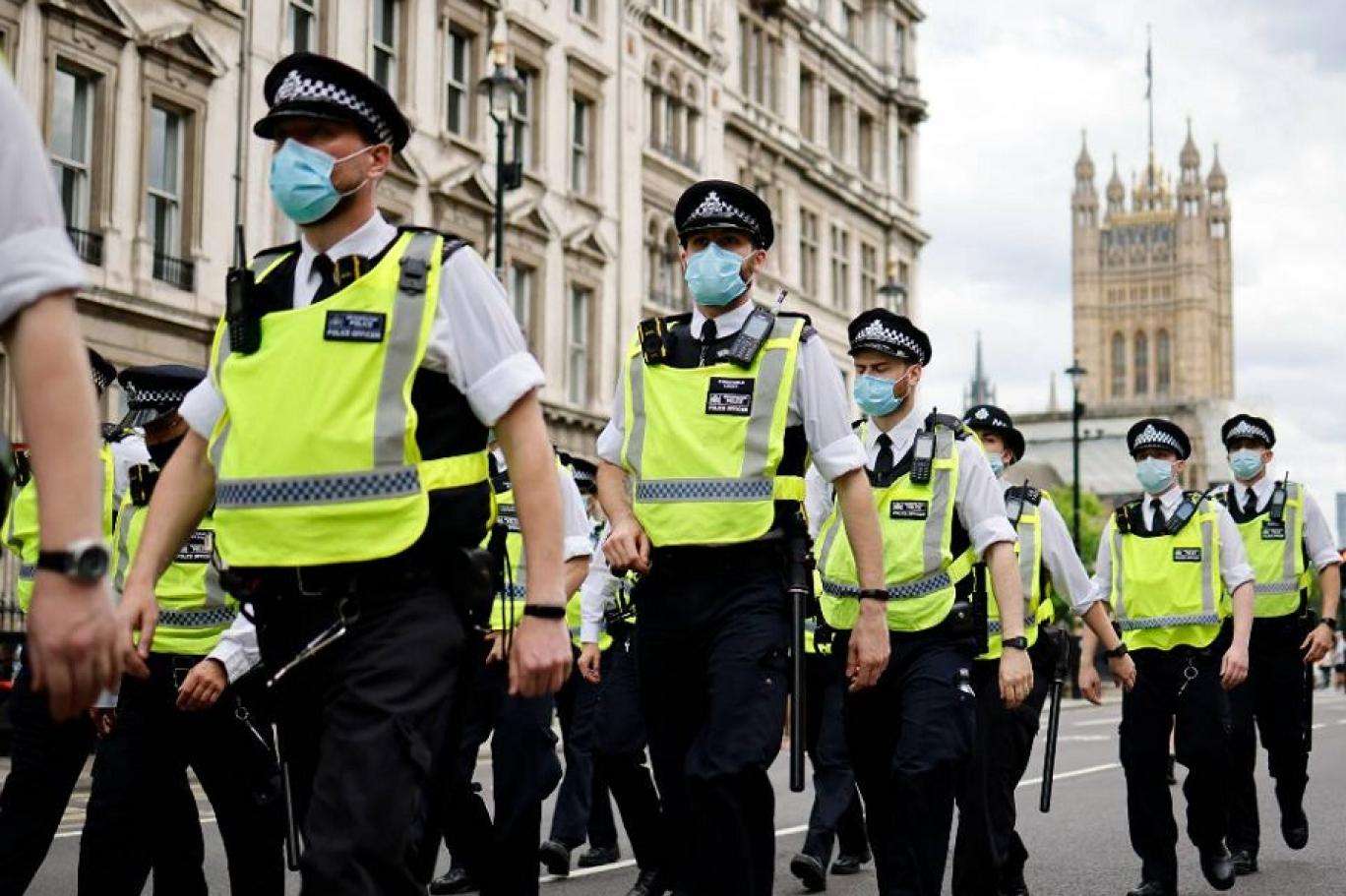 ماذا يجري في بريطانيا ؟ .. شرطة لندن تعلن التمرد وترفض حمل السلاح