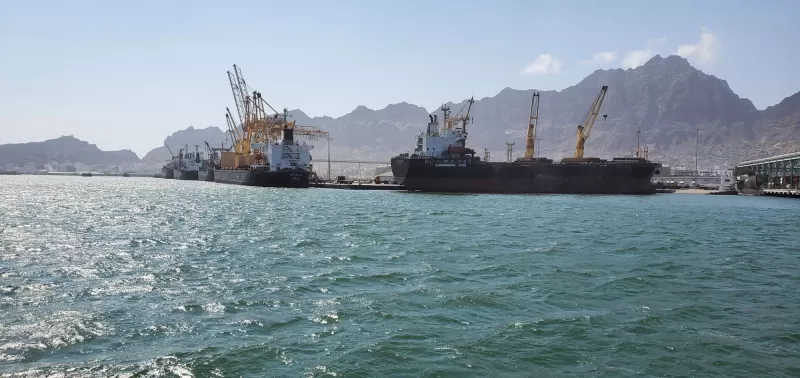 بعد الإقرار بفشل مخطط تعطيلها الحوثي يهدد بقصف الموانئ المحررة