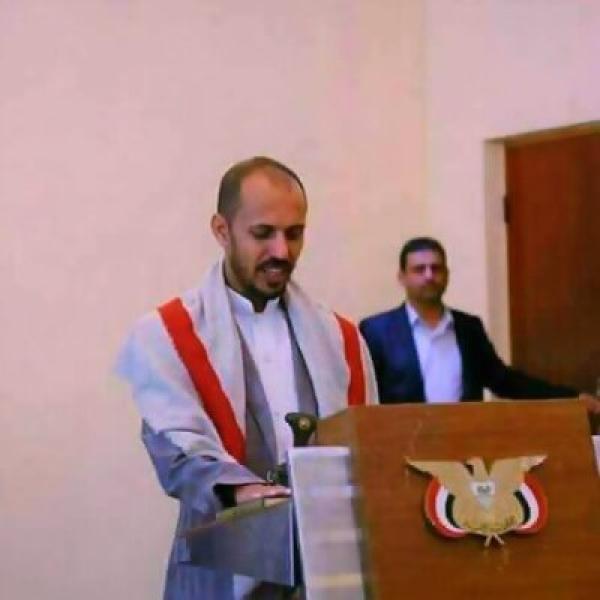 صادق أبو شوارب يشن هجوما لاذعا على وزير بحكومة مليشيات الحوثي