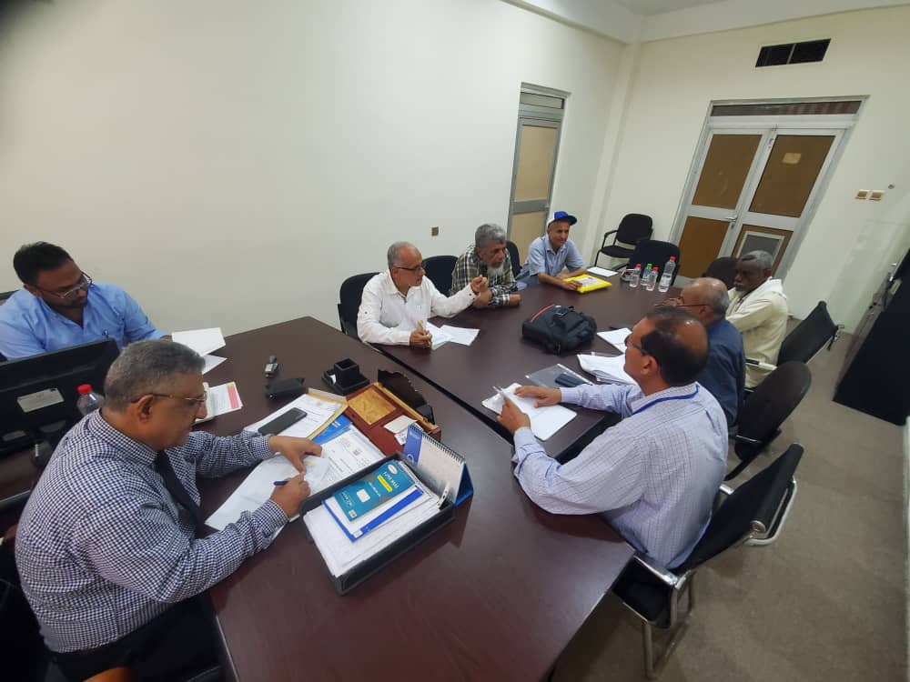 وكيل وزارة الزراعة يلتقي مسؤول برنامج الأمم المتحدة للمستوطنات (الهابيتات) في عدن