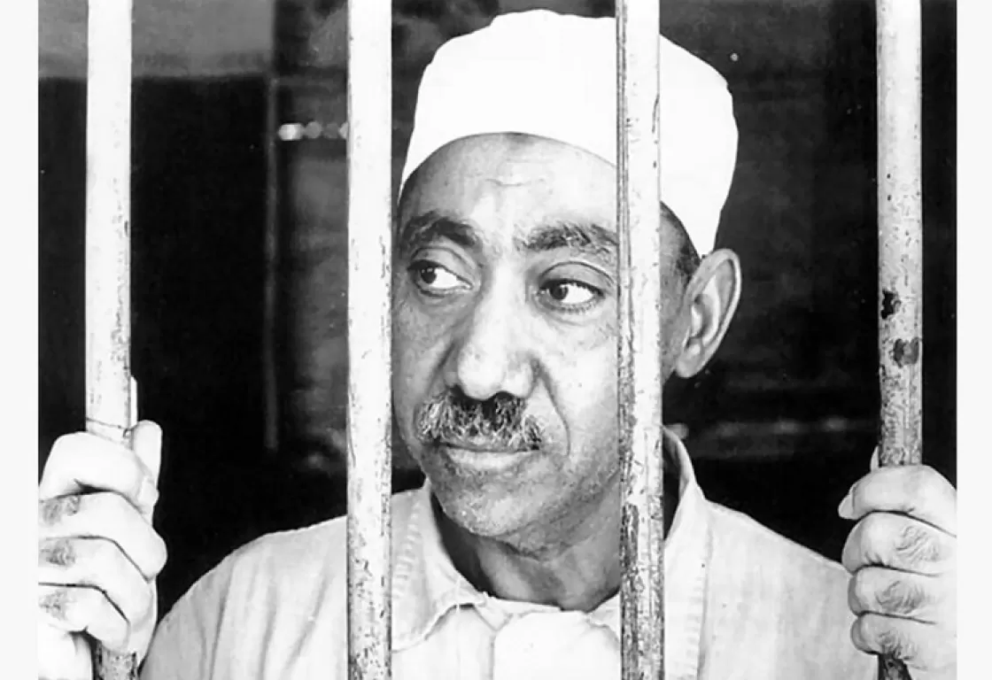 أيهما أكثر تأثيراً في الإخوان: حسن البنا أم سيد قطب؟