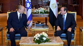 إسرائيل تطلب وساطة مصر في إطلاق سراح أسراها لدى حماس