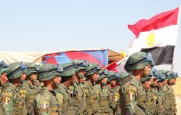 الجيش المصري يبني عوازل ضخمة أمام معبر رفح