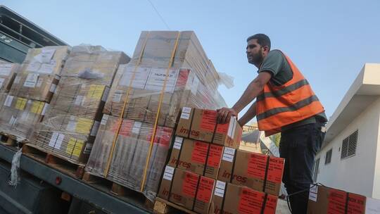 مصر تتهم إسرائيل بوضع عراقيل أمام وصول المساعدات الإنسانية إلى قطاع غزة