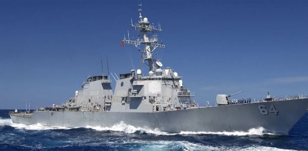 مسؤول سابق في البنتاجون: الهجوم الحوثي كان يستهدف المدمرة الأمريكية قبالة اليمن وليس إسرائيل