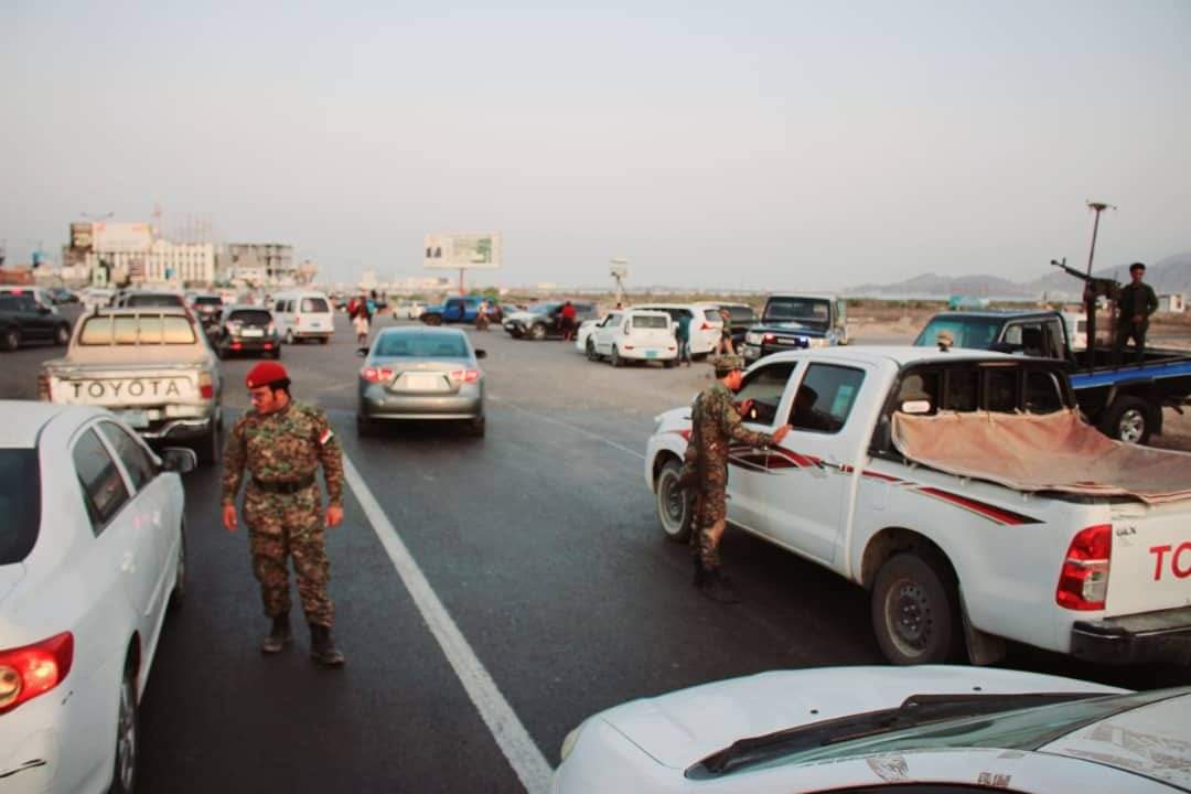 بدء تطبيق قرار حظر الدراجات النارية في العاصمة عدن ..