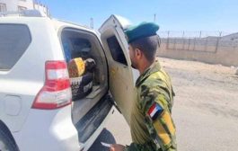 الحملة الأمنية ضد الدراجات النارية والسيارات غير المرقمة ومنع التجول في الاسلحة مستمرة في عدن 