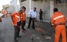 مدير عام التواهي يدشن حملة نظافة بعدد من شوارع المديرية