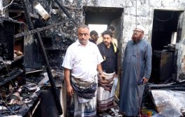 مدير عام التواهي يتفقد اضرار الحريق الذي نشب بحي الزيتون بالقلوعة