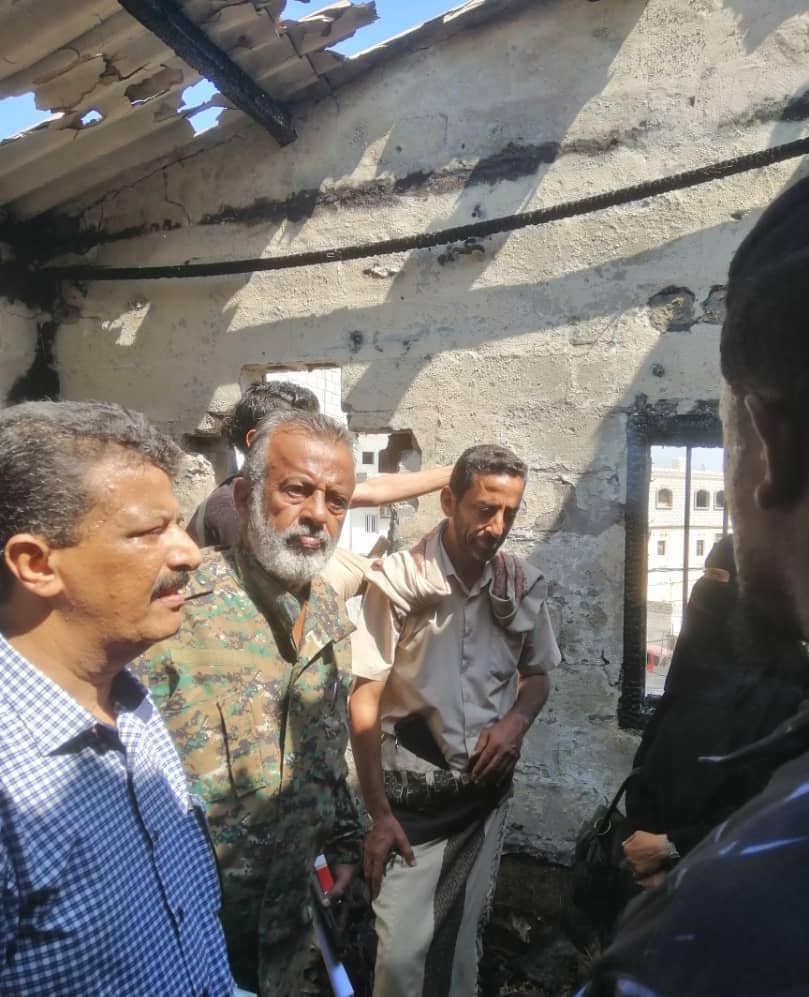 مدير التواهي : يكلف لجنتين لحصر اضرار حريق القلوعة ومعرفة أسبابه
