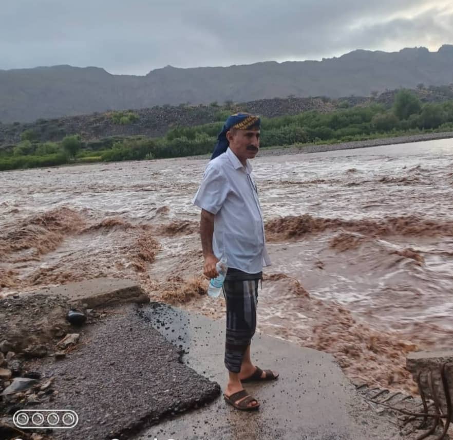 مدير عام المسيمير بلحج : الأمطار والسيول تسببت بأضرار كبيرة في الزراعة والطرقات