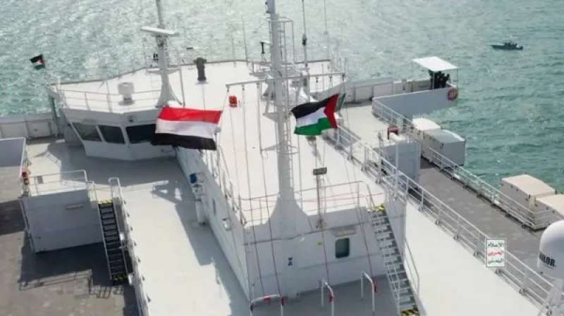 قطر وعمان توجهان رسالة لمليشيات الحوثي لإيقاف أي نشاط عسكري بالبحر الأحمر
