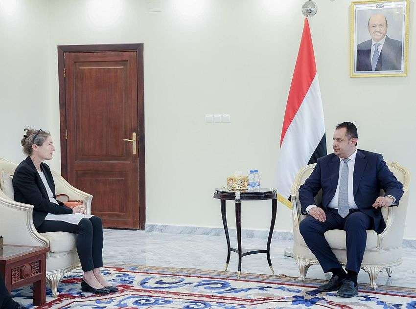 رئيس الحكومة يلتقي بالسفيرة الهولندية فور وصولها عدن