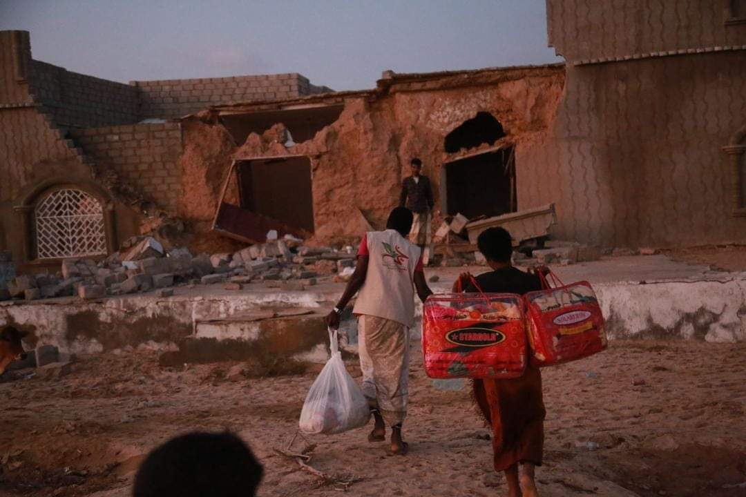 فينا خير تدشن مشروع الاستجابة الطارئة للمتضرين جراء إعصار تيج بالمهرة