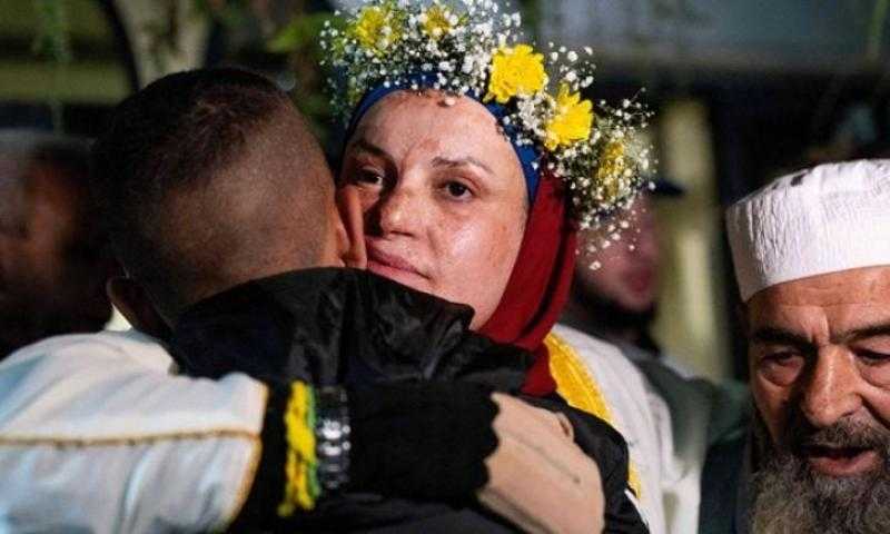 طبيب عربي يعلن تكلفة بعلاج الأسيرة الفلسطينية المحررة إسراء الجعابيص