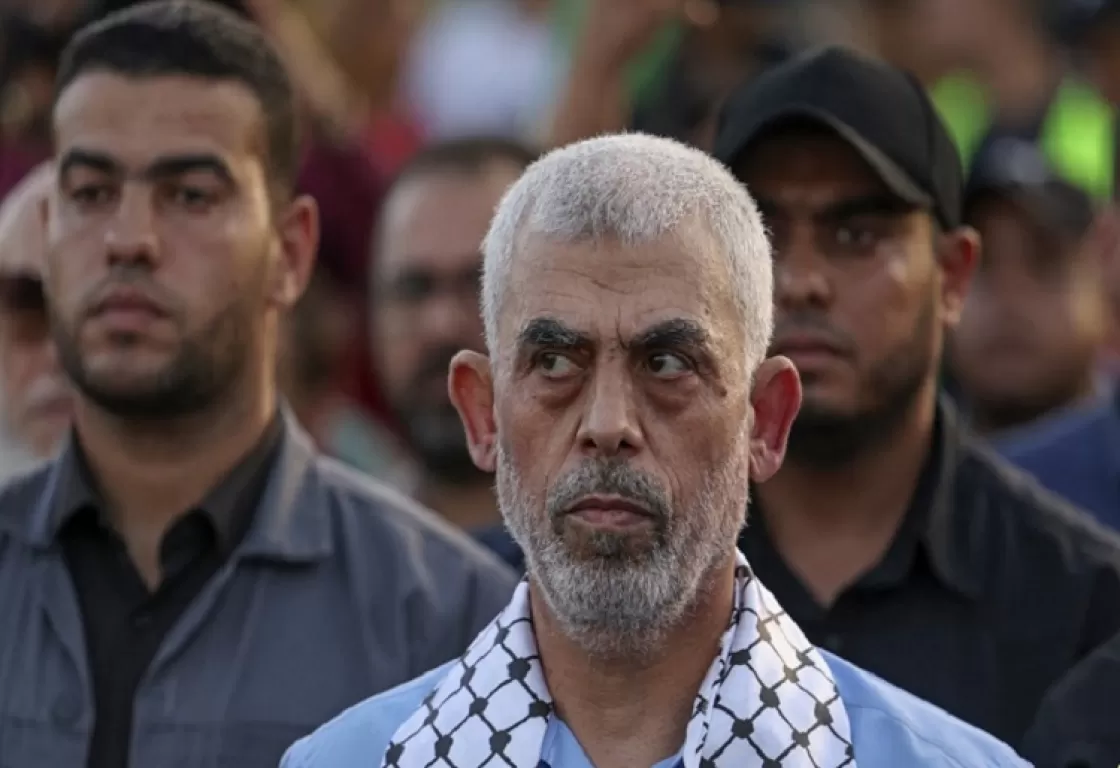 إعلامي إسرائيلي: يجب استبعاد فكرة اغتيال السنوار.. وهذا ما طالب به قوات الاحتلال
