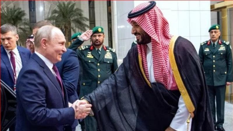 لماذا غضبت أمريكا من زيارة بوتين للإمارات والسعودية؟