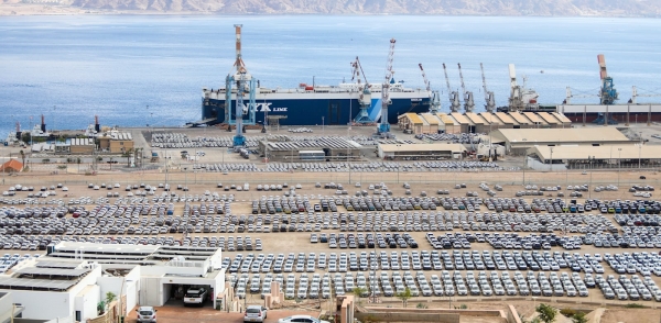 إسرائيل تدرس إغلاق ميناء إيلات وتقر بتأثير تهديدات الحوثي على جميع السفن التابعة لها