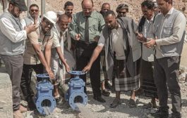 الهلال الإماراتي يدشن افتتاح مشروع بناء ثلاثة خزانات مياه لـ3 قرى بحضرموت