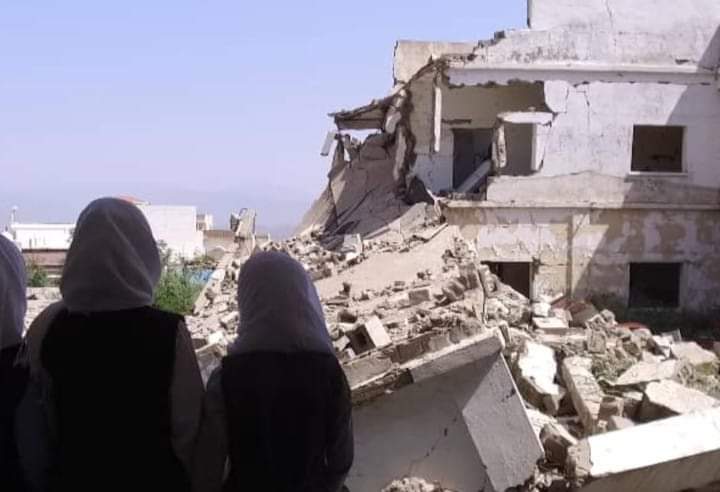 إصابة إمرأة بقصف حوثي على منزل مواطن في بمنطقة بتعز