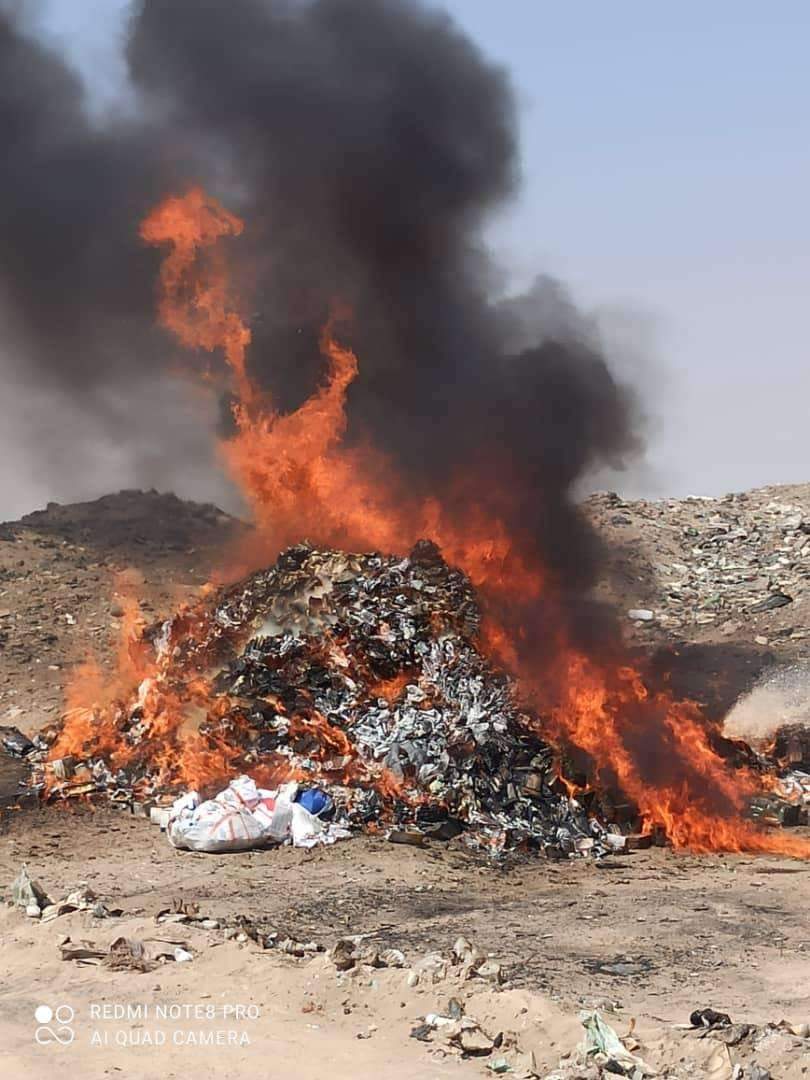 جمارك مطار عدن الدولي يتلف كميات كبيرة من الادوية التالفة والمهربة