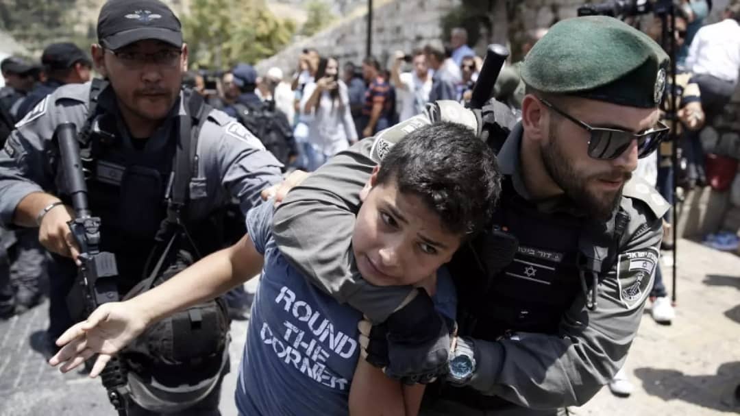 لماذا تستطيع “إسرائيل” تعذيب الأطفال الفلسطينيين المعتقلين دون عقاب؟