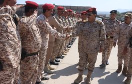 وزير الدفاع يعود إلى عدن عقب جولة خليجية