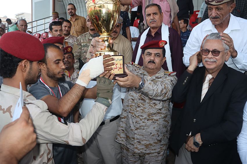 وزير الدفاع يشهد اختتام بطولة الدوري العسكري في عدن