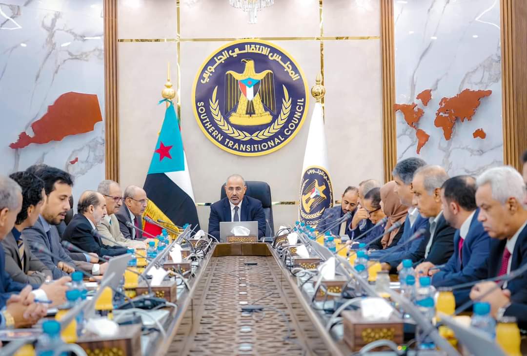 المجلس الانتقالي : التصعيد الحوثي في البحر الأحمر وباب المندب يهدد جهود إحلال السلام