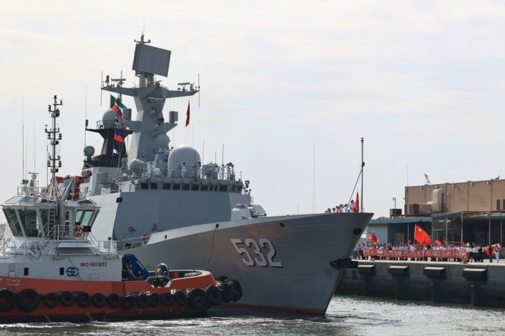 سفن حربية صينية في البحر الأحمر رفضت مساعدة سفن شحن إسرائيلية