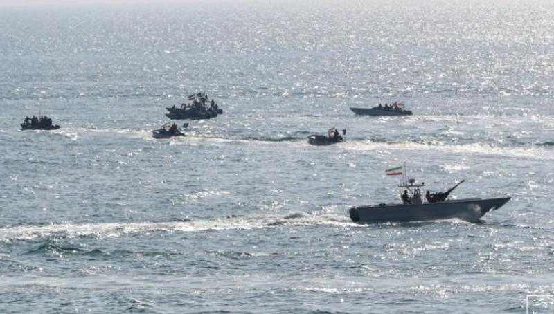 حدث جديد .. مسلحون يهاجمون سفينة بالقرب من مدينة عدن