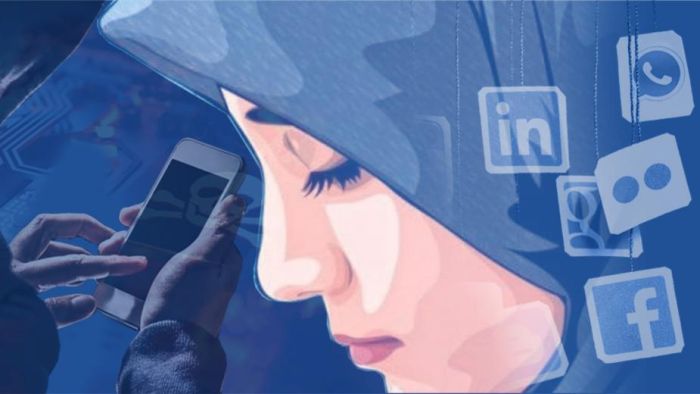 وحدة مكافحة الإبتزاز الإلكتروني في عدن تلقي القبض على فتاة